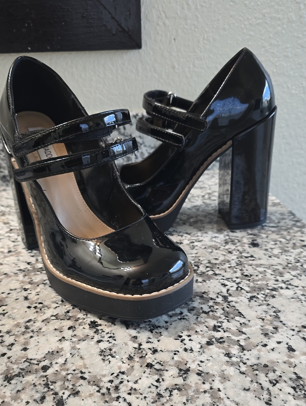 Steve Madden Black Patent Mary Jane Platform Pumps